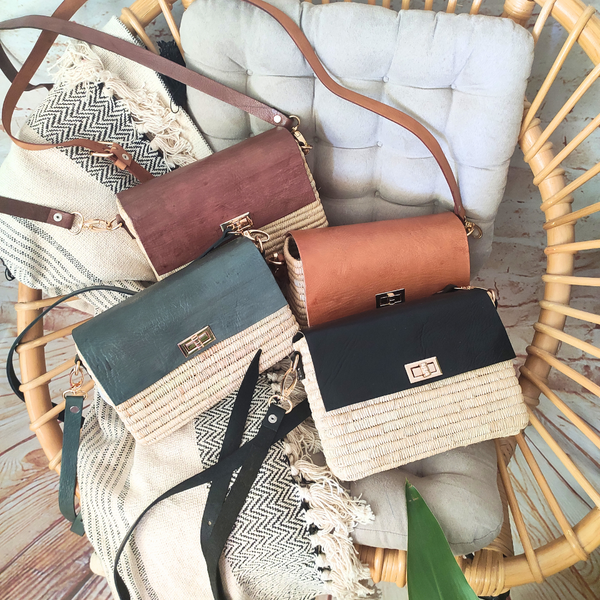Sac à Bandoulière en Raphia avec Rabat en Cuir Naturel