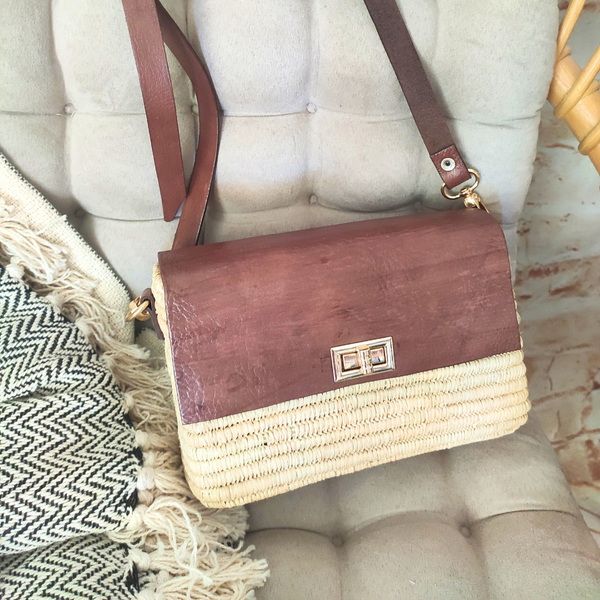 Sac à Bandoulière en Raphia avec Rabat en Cuir Naturel