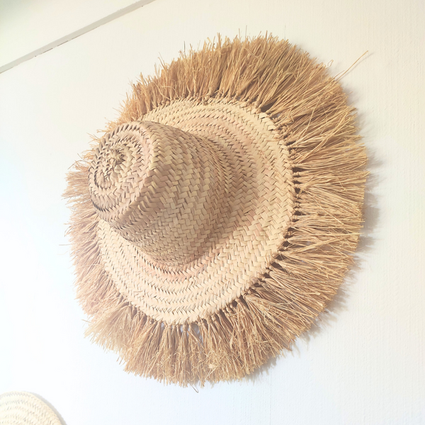 Chapeau Artisanal en Feuilles de Palmier à Franges