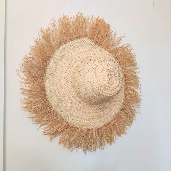 Chapeau Artisanal en Feuilles de Palmier à Franges