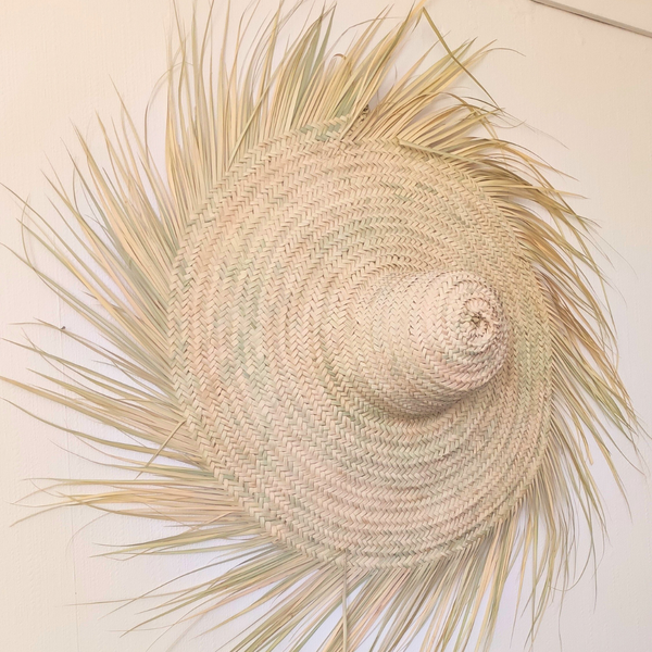 Chapeau Mural Frangé en Feuilles de Palmier