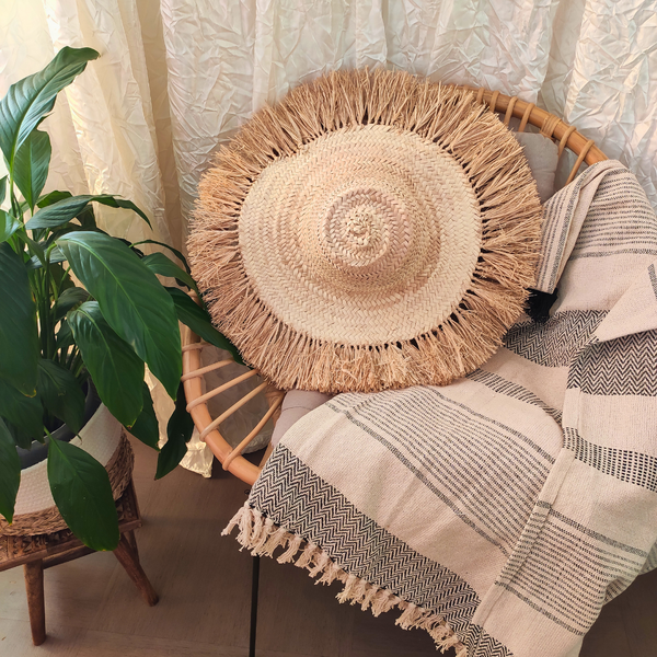 Chapeau Artisanal en Feuilles de Palmier à Franges