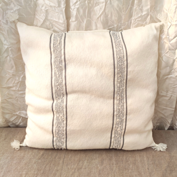 Housse de coussin blanc rayures gris tissé à la main