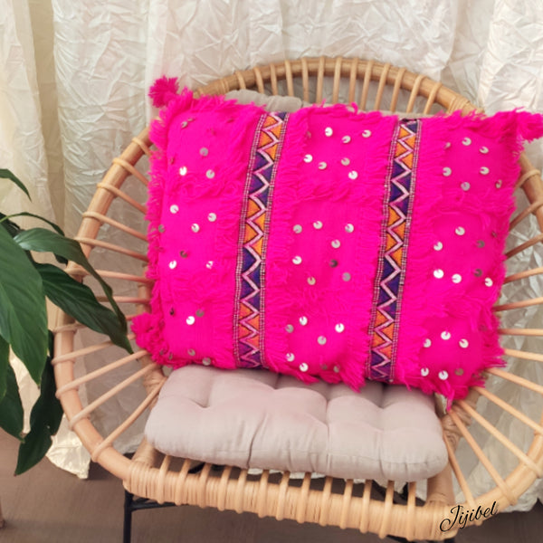 Coussin sequins rose fuchsia tissé et brodé à la main