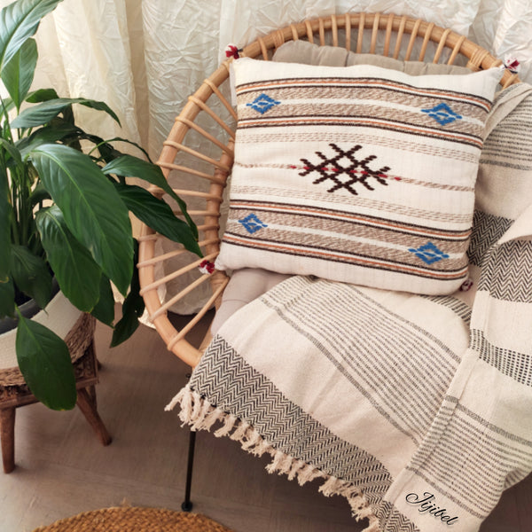 Coussin blanc beige tissé et brodé à la main