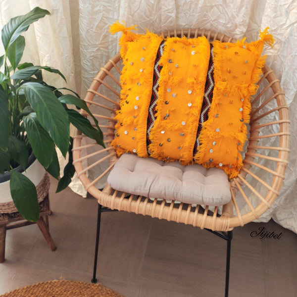 Coussin sequins jaune tissé et brodé à la main